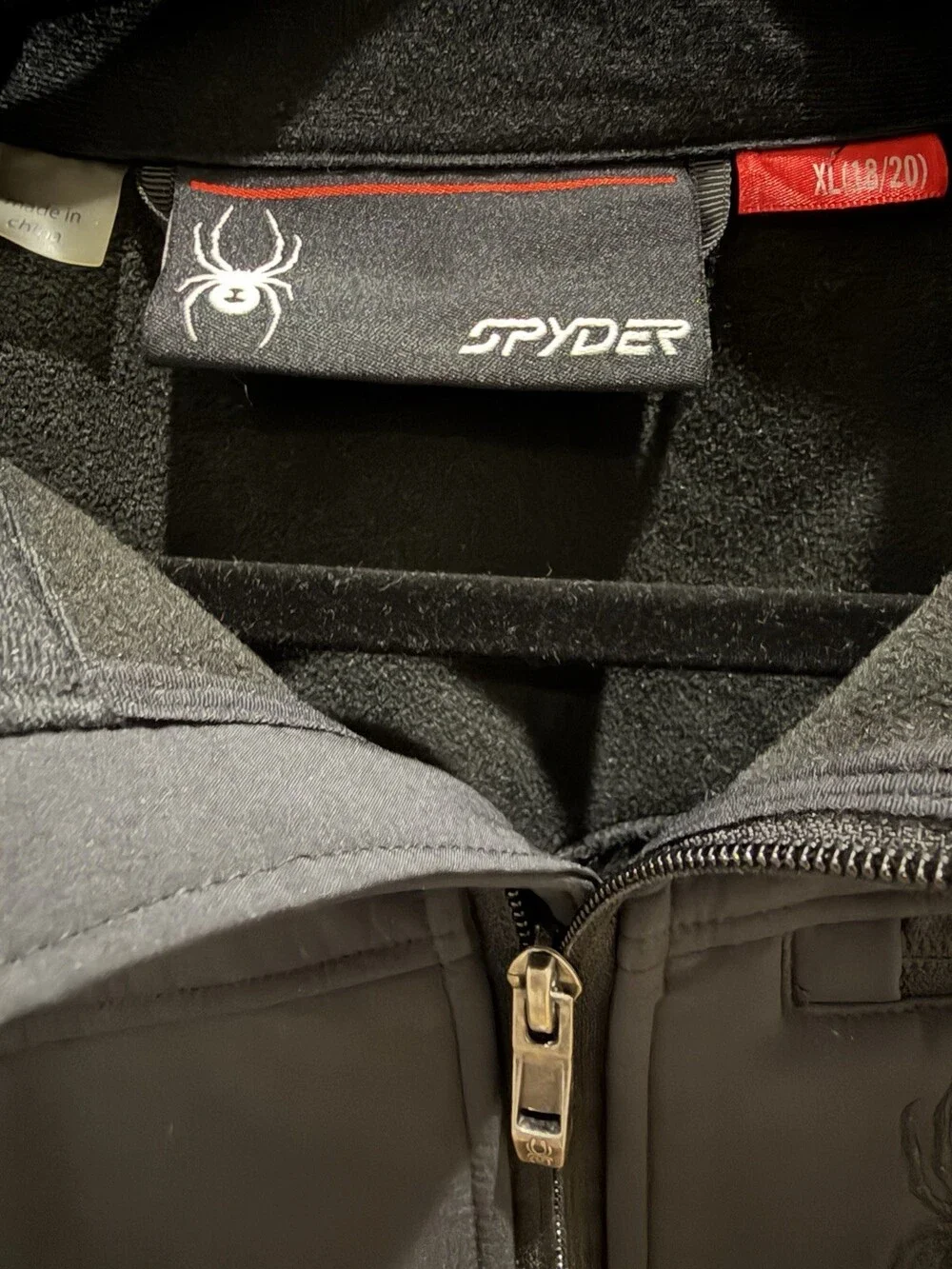 Spyder Black Softshell Jacket Full Zip Stand Collar Size youth XL Regular